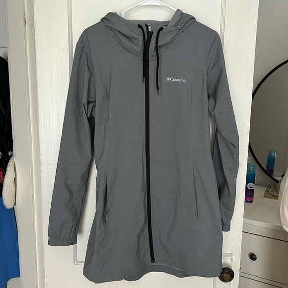 Columbia Jackets & Blazers - Long Columbia lightweight windbreaker